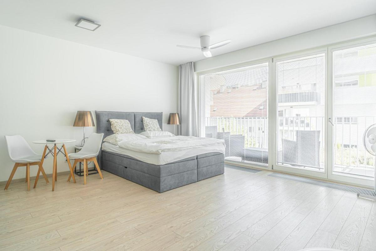 Apartment Karel With Garage Parking Prague Extérieur photo